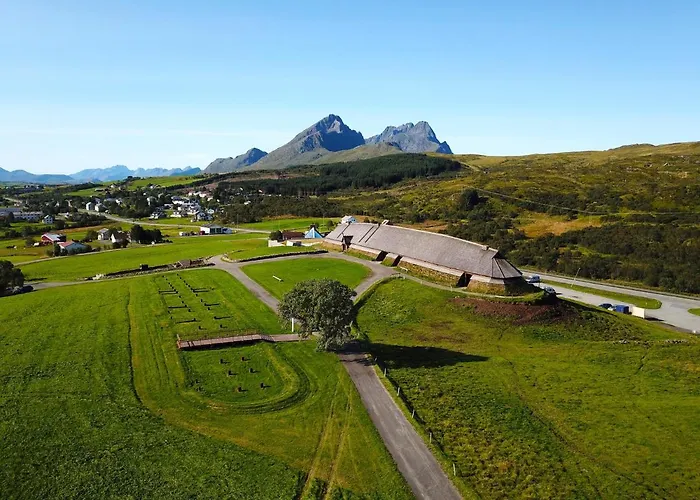 Sunyard House Lofoten Feriehus *