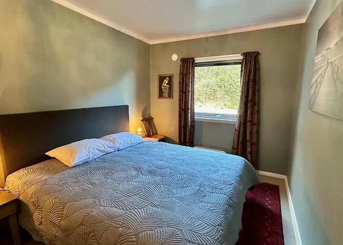 Sunyard House Lofoten Feriehus